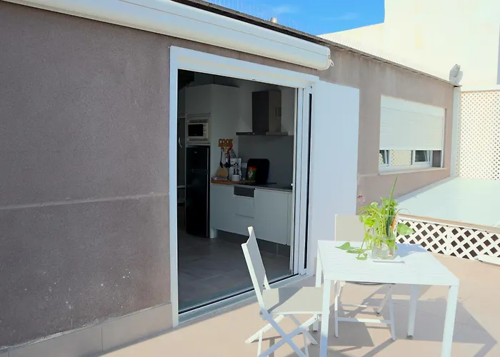 Durmiendo Sobre El Mar, Vivienda Los Riscos